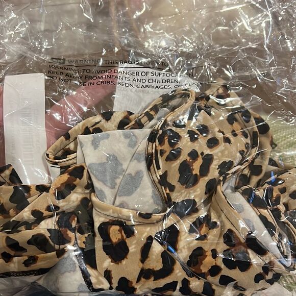 New Zenana leopard print tank with twist - Picture 5 of 12